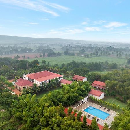 Sterling Banashree Badami Otel Dış mekan fotoğraf