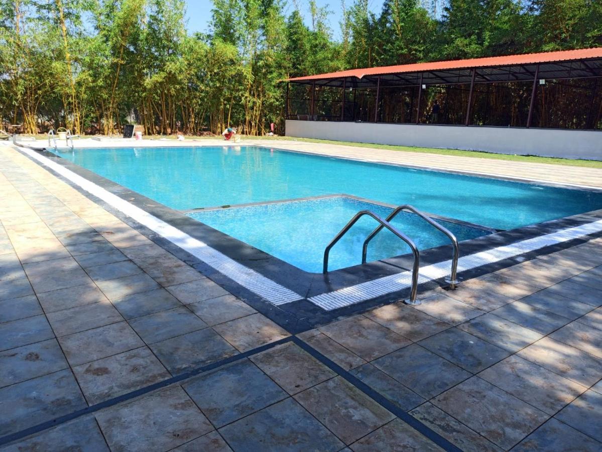Sterling Banashree Badami Otel Dış mekan fotoğraf