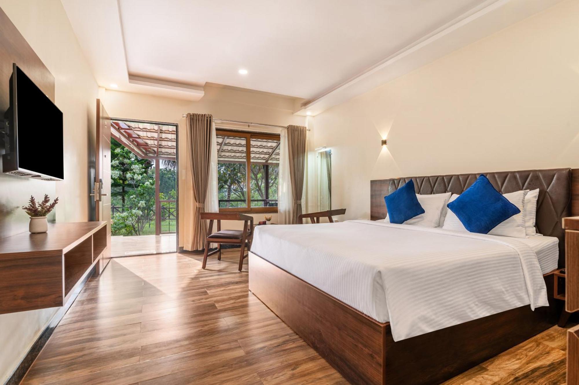 Sterling Banashree Badami Otel Dış mekan fotoğraf