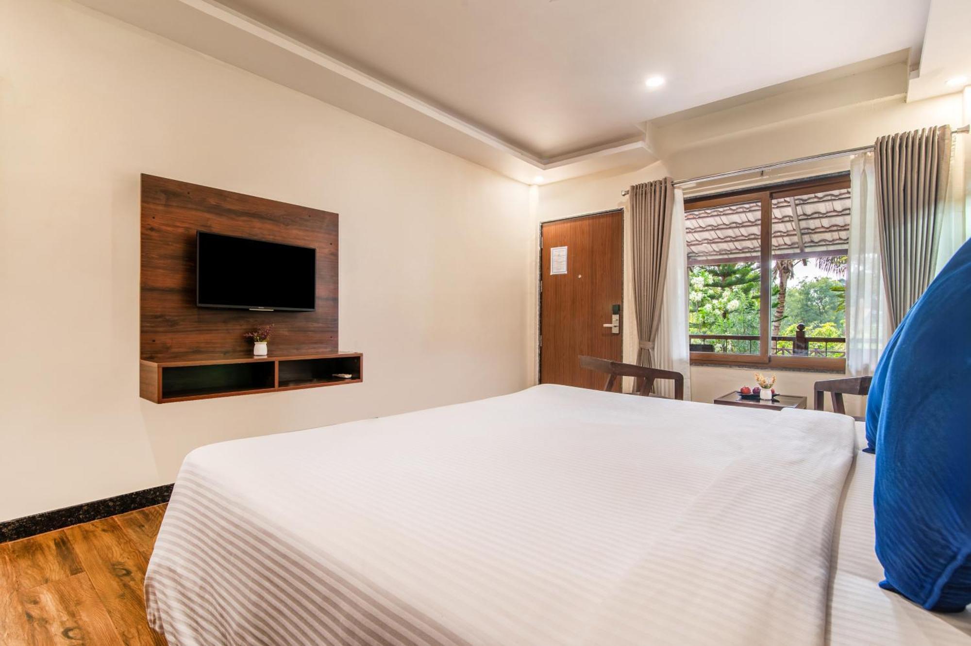 Sterling Banashree Badami Otel Dış mekan fotoğraf