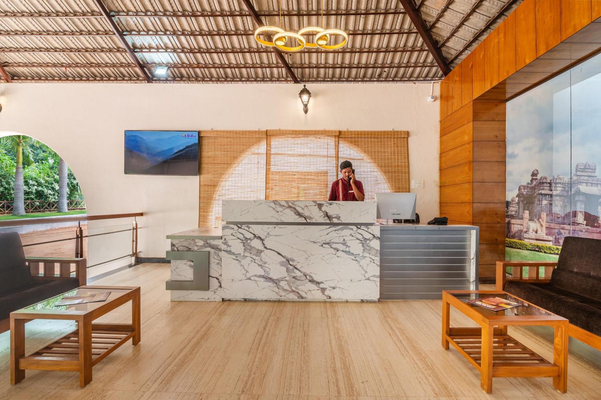Sterling Banashree Badami Otel Dış mekan fotoğraf