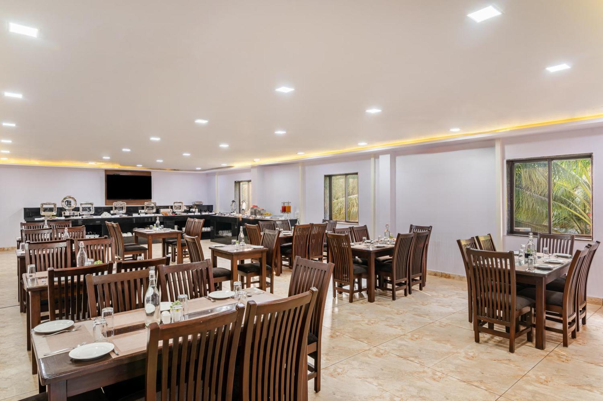 Sterling Banashree Badami Otel Dış mekan fotoğraf