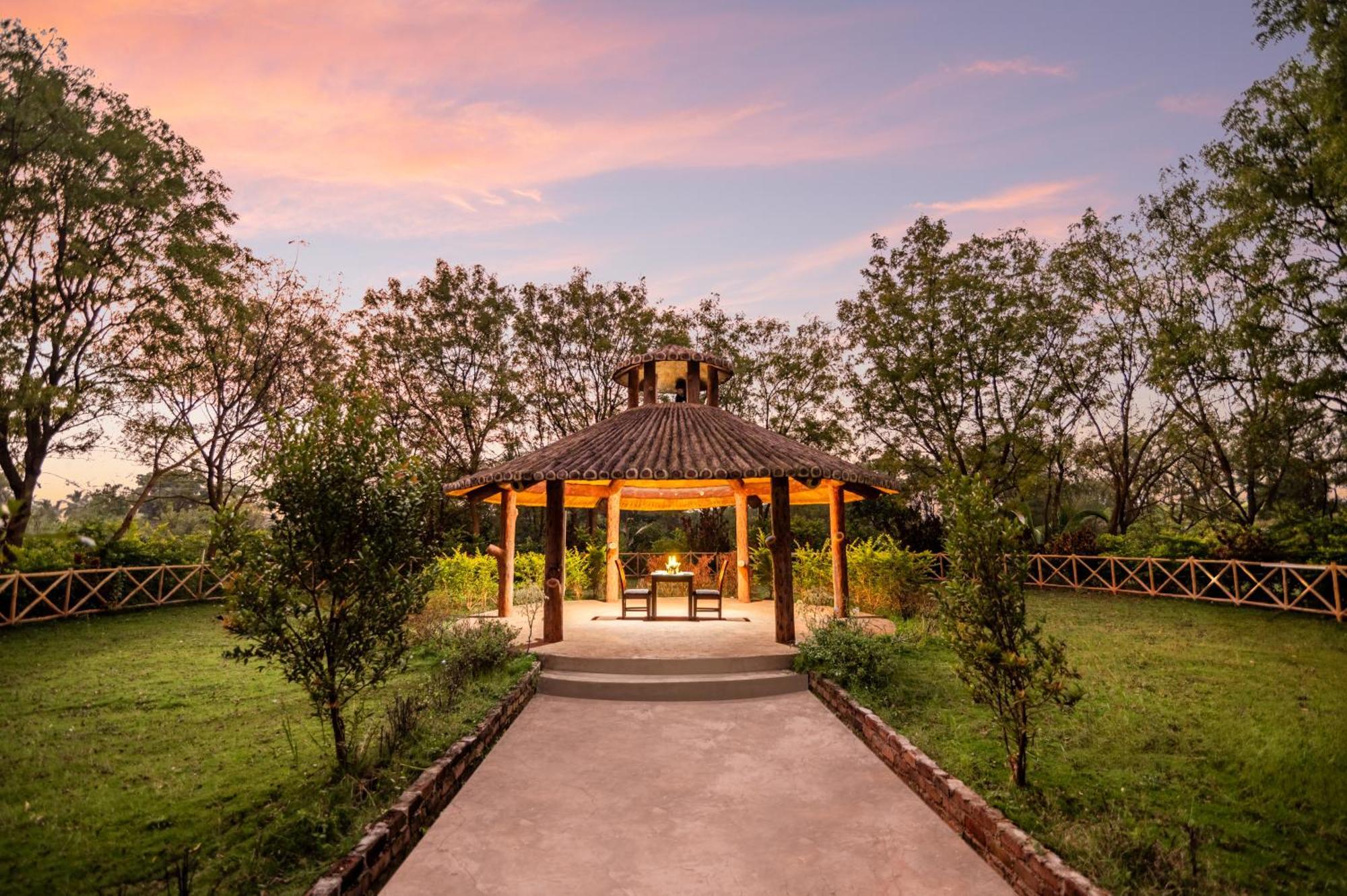 Sterling Banashree Badami Otel Dış mekan fotoğraf