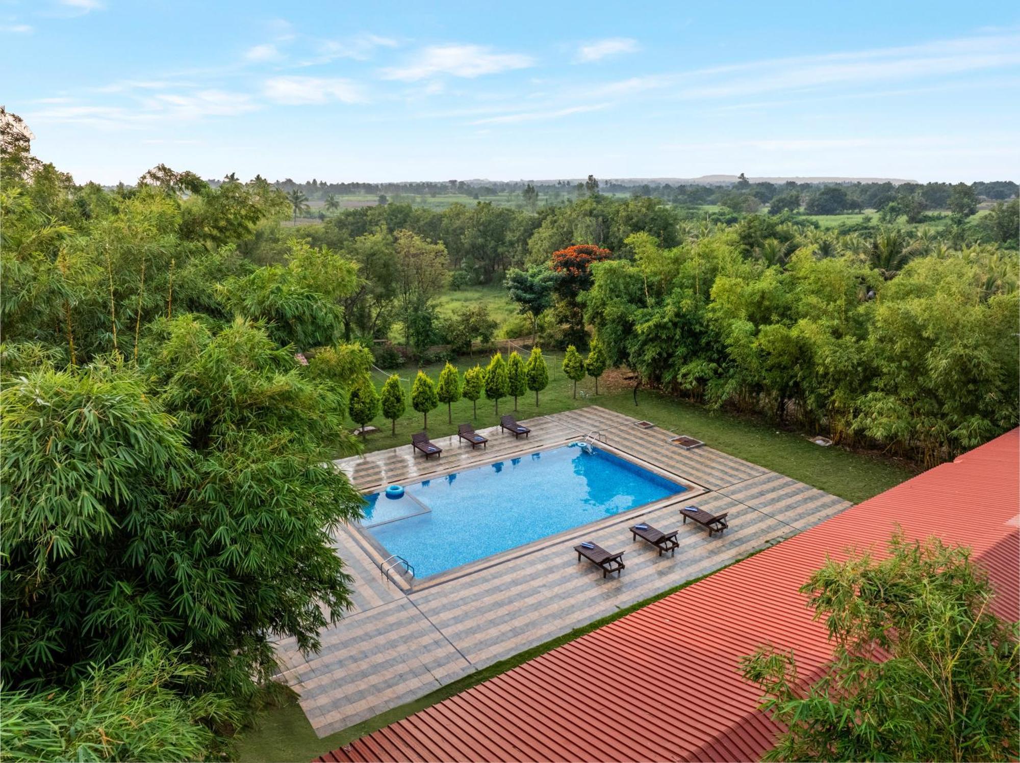 Sterling Banashree Badami Otel Dış mekan fotoğraf