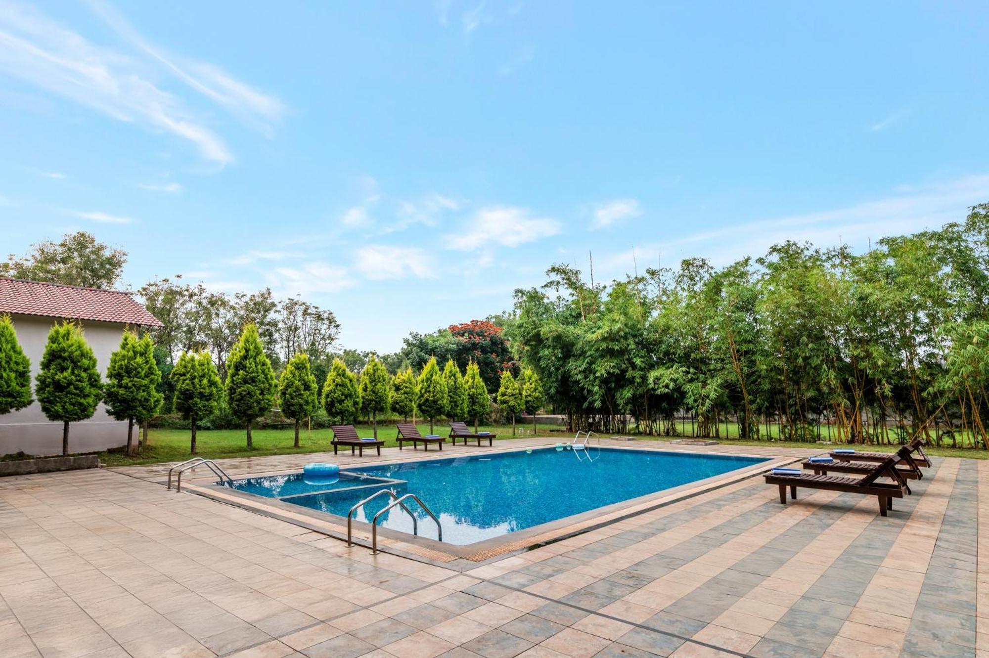 Sterling Banashree Badami Otel Dış mekan fotoğraf