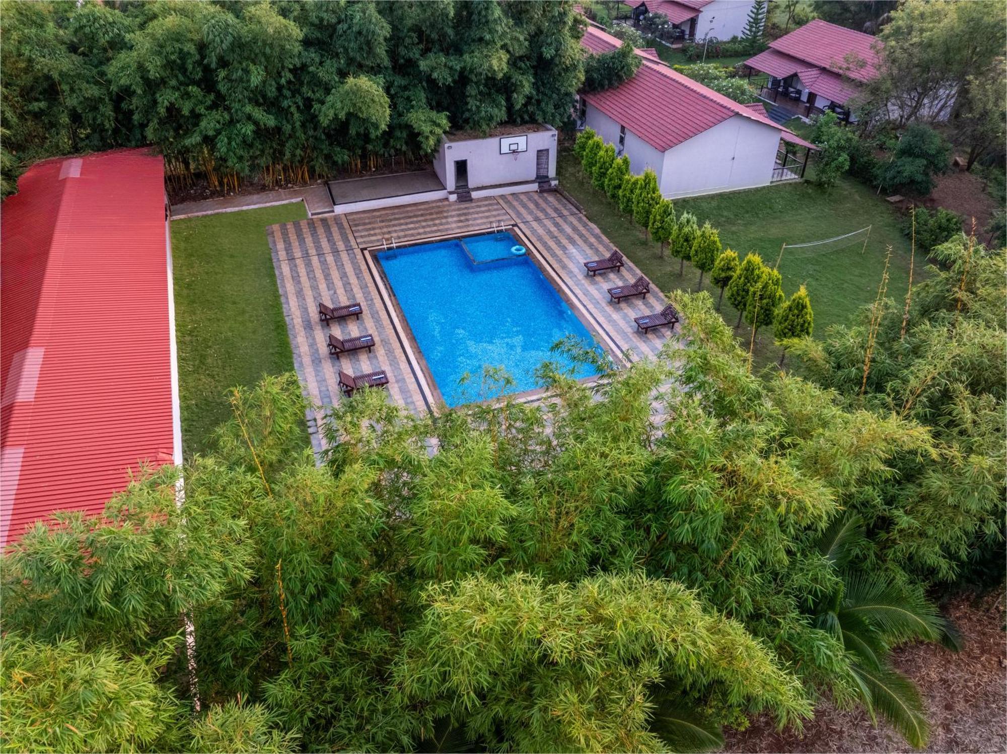Sterling Banashree Badami Otel Dış mekan fotoğraf