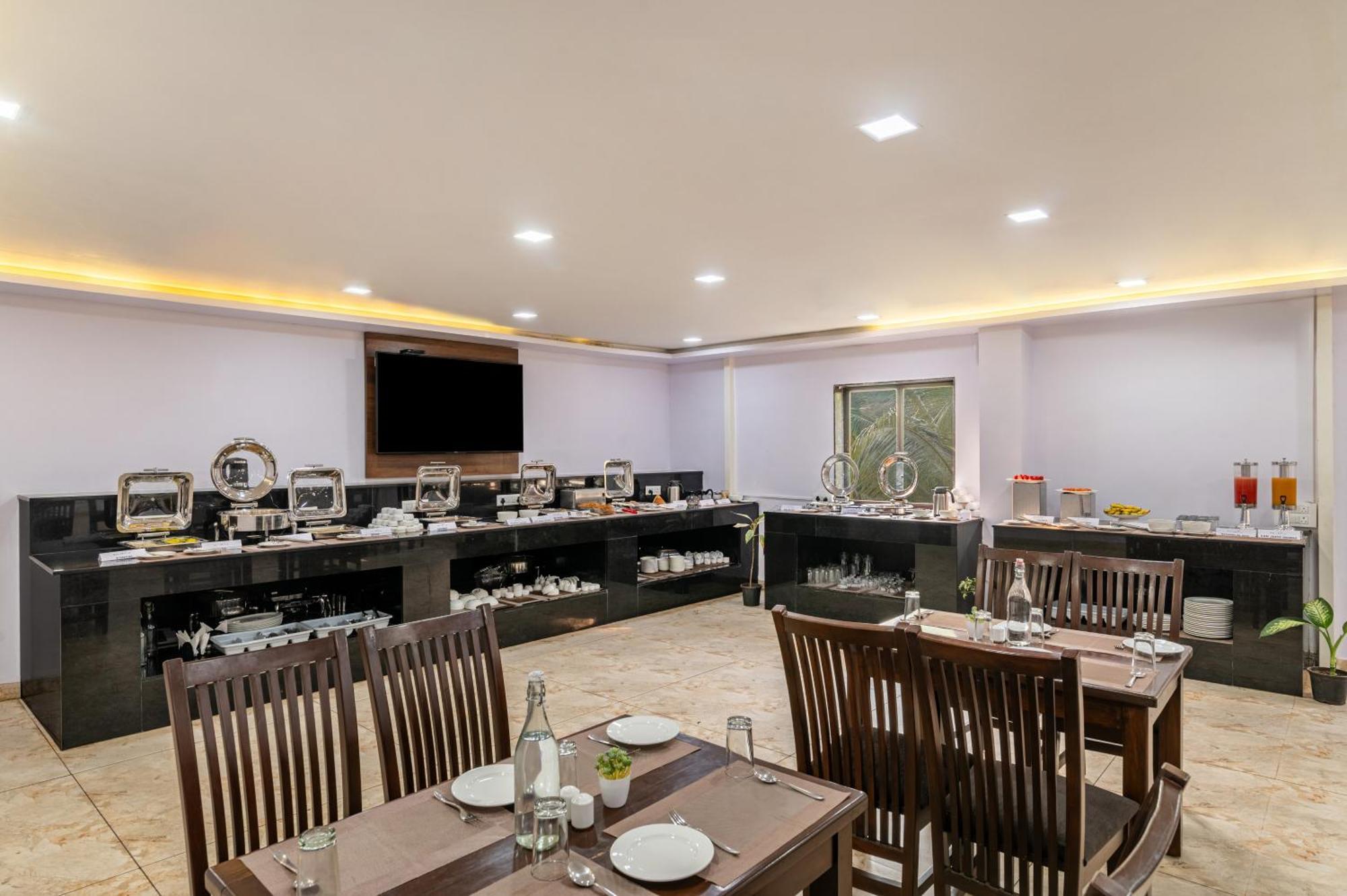 Sterling Banashree Badami Otel Dış mekan fotoğraf